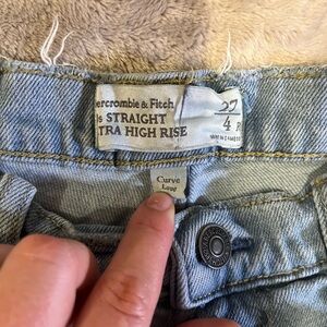 Abercrombie & Fitch Women's Curve Love 90s Ultra High Rise Size 4R / 27